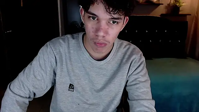 Chat +18 de haku_nayro ao vivo