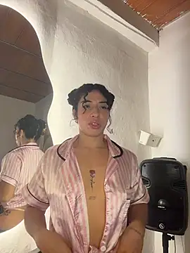 Miily_0's Live XXX Chat