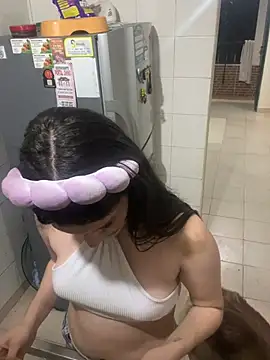 shery_l's Live XXX Chat