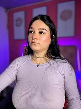 Chat XXX en directo de Megaan__More