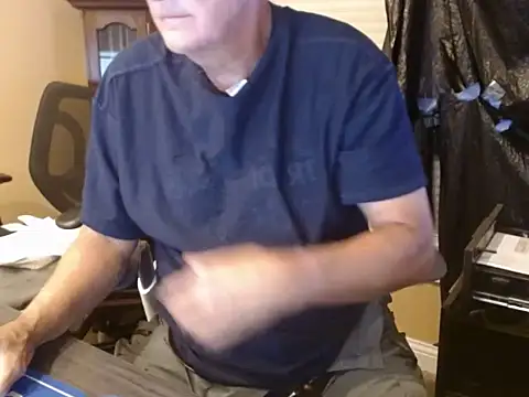 צ'אט XXX בשידור חי של olderandwiser2