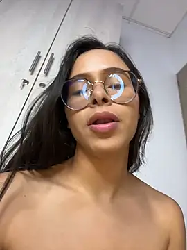 HappyKittyXXX élő XXX-chatje