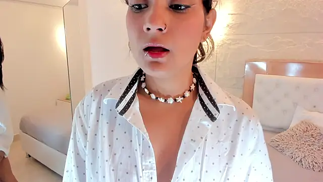 NINAMARTINSn Live XXX chat