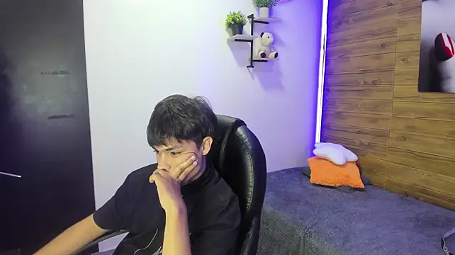 Chat +18 de ivan_cooper ao vivo