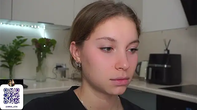 Sairallyn Live XXX Chat