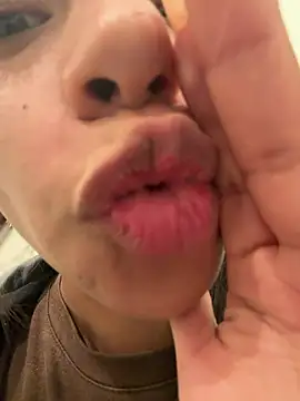 Živý XXX chat CocoaGigiMuse