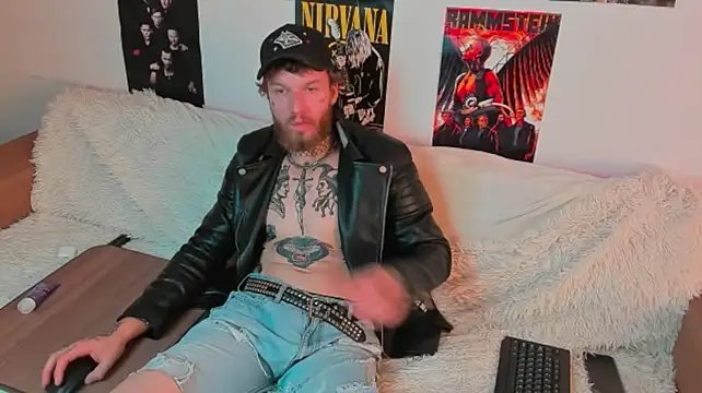 Huntall77 – Naživo XXX chat