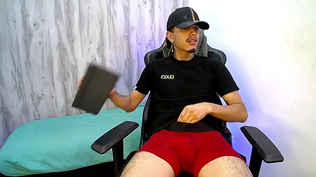 Tayson_Hot élő XXX-chatje