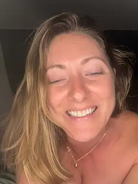 cuteassabutton Chat XXX in diretta