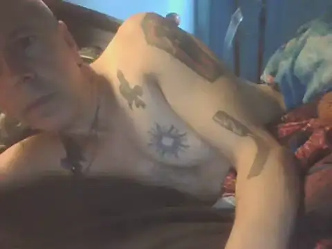 Chat XXX en directo de SHARPSkinhead