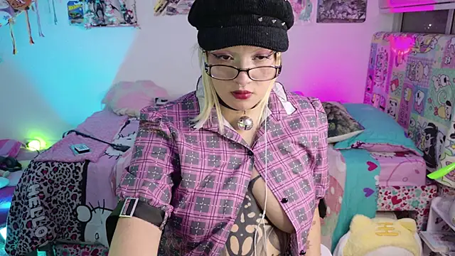 XXX chat uživo modela Noisy_doll