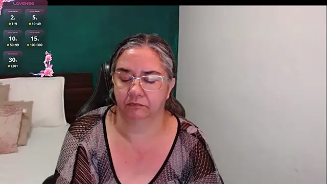 Chat +18 de scaelettdubois ao vivo