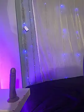 ConnyCurlyのライブXXXチャット
