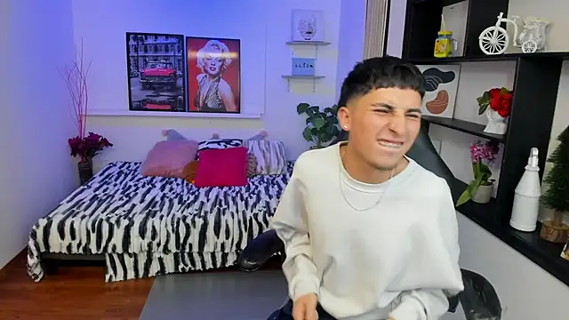 Benji23_ live XXX chat