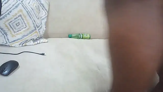 Foxxy-e - SHOW ASS HOLE