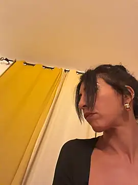YasmineRiva 现场XXX聊天