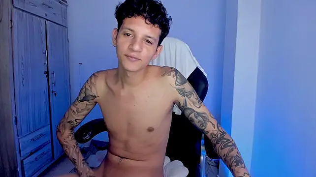 tylerrnova Chat XXX in diretta