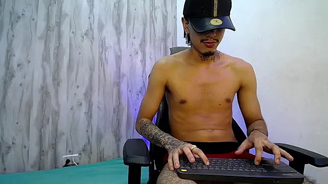 Tayson_Hot's Live XXX Chat