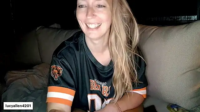 lucyallen4201's Live XXX Chat