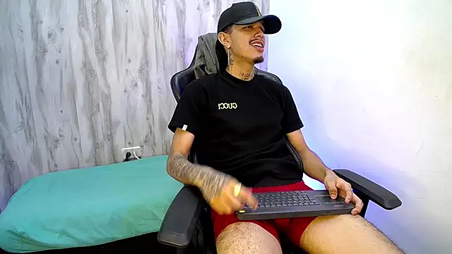 Tayson_Hot – Naživo XXX chat