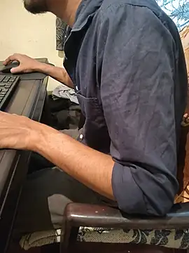 monstrous_bull's Live XXX Chat