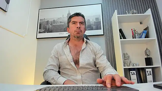 JuanKFit_45's Live XXX Chat