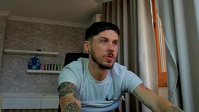 JonahShaw Live XXX-Chat