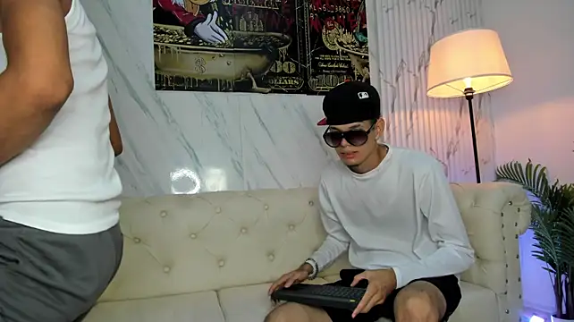 BIG_AVENGERS' Live XXX Chat