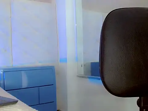 XXX chat uživo modela sheylarjenner_23