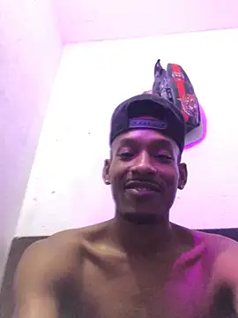 Chat +18 de Kiing_afroditho ao vivo