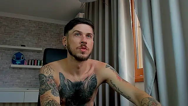 Chat XXX en directo de JonahShaw