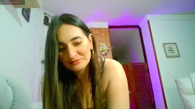 soffi_betacur Adlı Modelin Canlı XXX Sohbeti