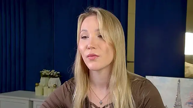 ElaraVoltage – Naživo XXX chat