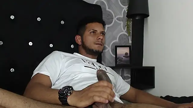 Chat +18 de Chris_Dick23 ao vivo