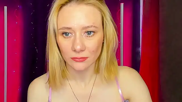 NikaBond's Live XXX Chat