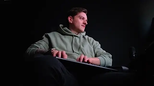 Živý XXX chat FelixStarkk