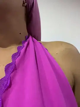 aisha_k Adlı Modelin Canlı XXX Sohbeti