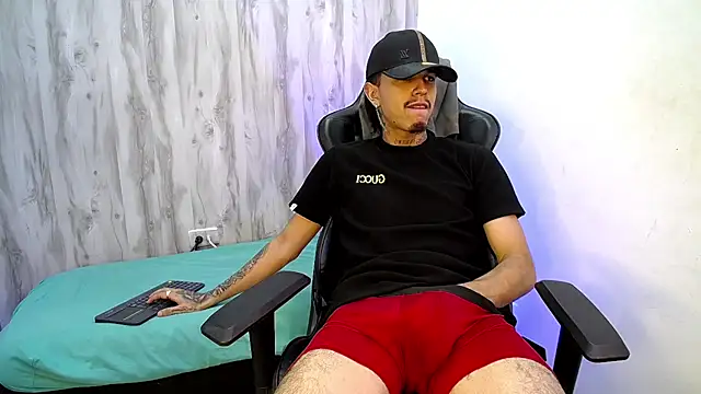 Tayson_Hot élő XXX-chatje