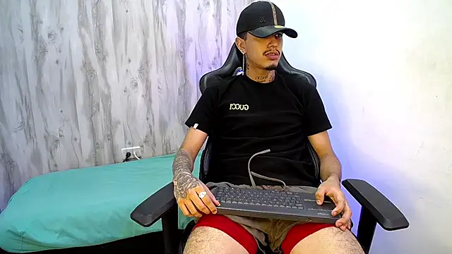 Tayson_Hot – Naživo XXX chat