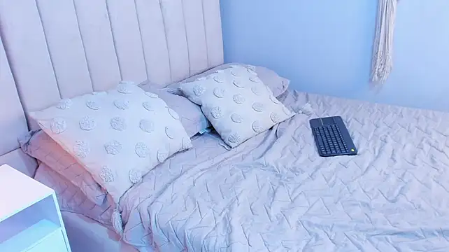 XXX chat uživo modela JustPhantom