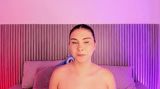ArianaHilton_ Adlı Modelin Canlı XXX Sohbeti