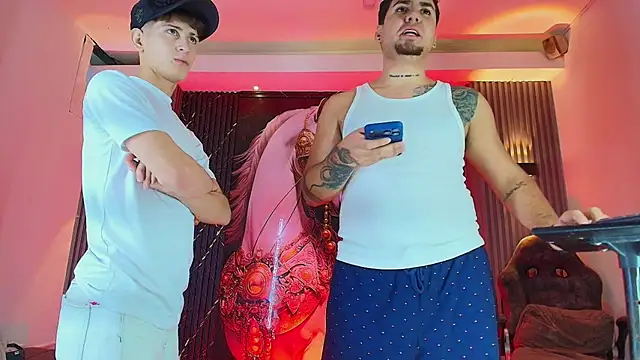 The_Boy_King_: απευθείας συνομιλία ΧΧΧ