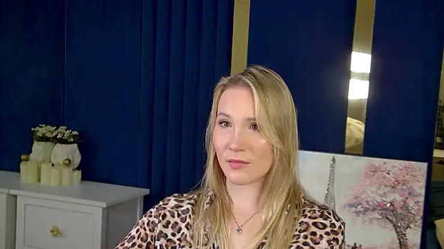 Chat XXX en directo de ElaraVoltage