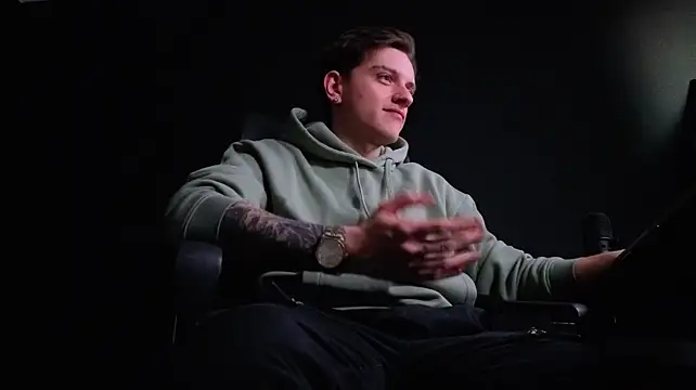 FelixStarkk: απευθείας συνομιλία ΧΧΧ