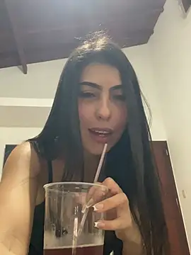 bbaryyy Chat XXX in diretta