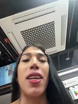 AmbarFoxx_'s Live XXX Chat