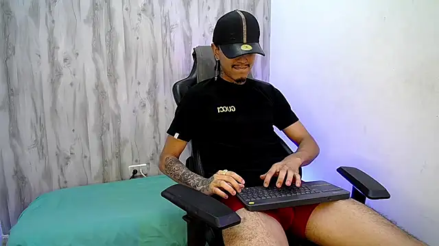 Chat XXX en directo de Tayson_Hot