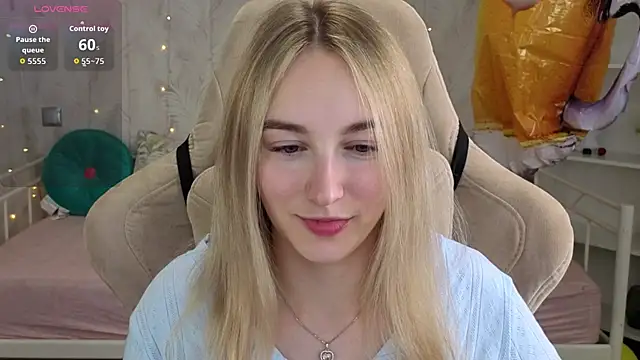Shy_Polly live XXX chat