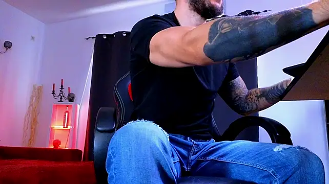 XXX chat uživo modela MightyAaron66