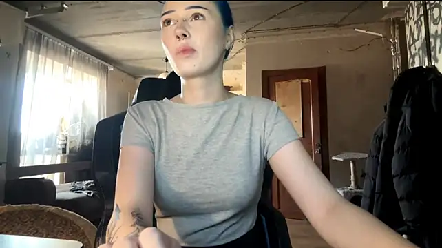 AnnieTouch's Live XXX Chat